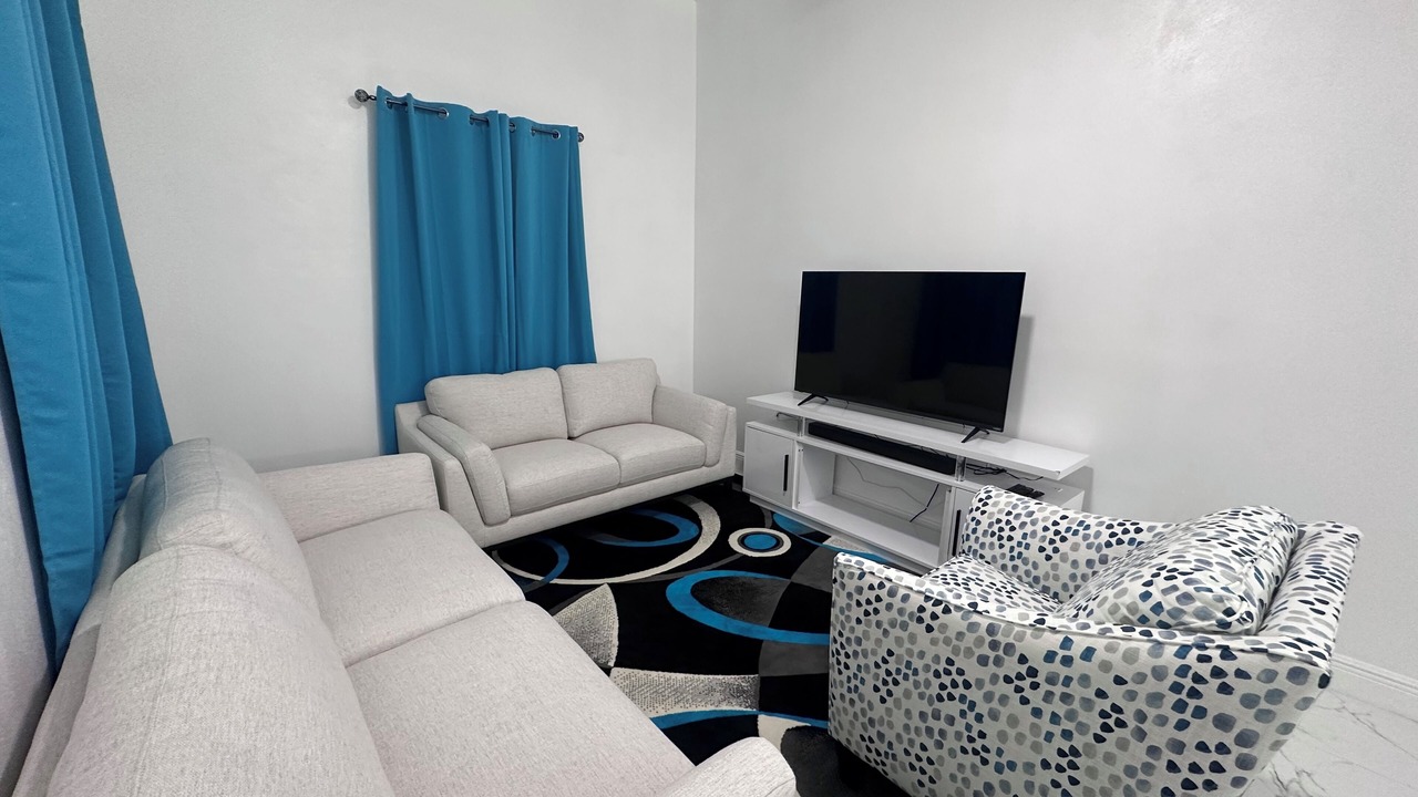 Photo of Livingroom in Farmer's Hill