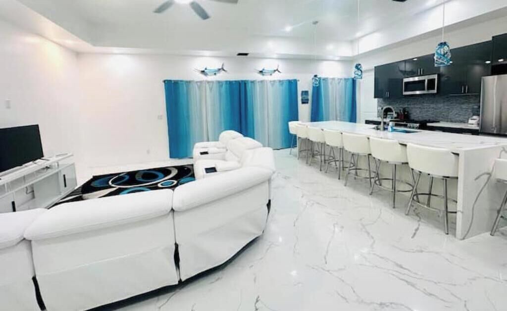 Photo of Livingroom in Farmer's Hill