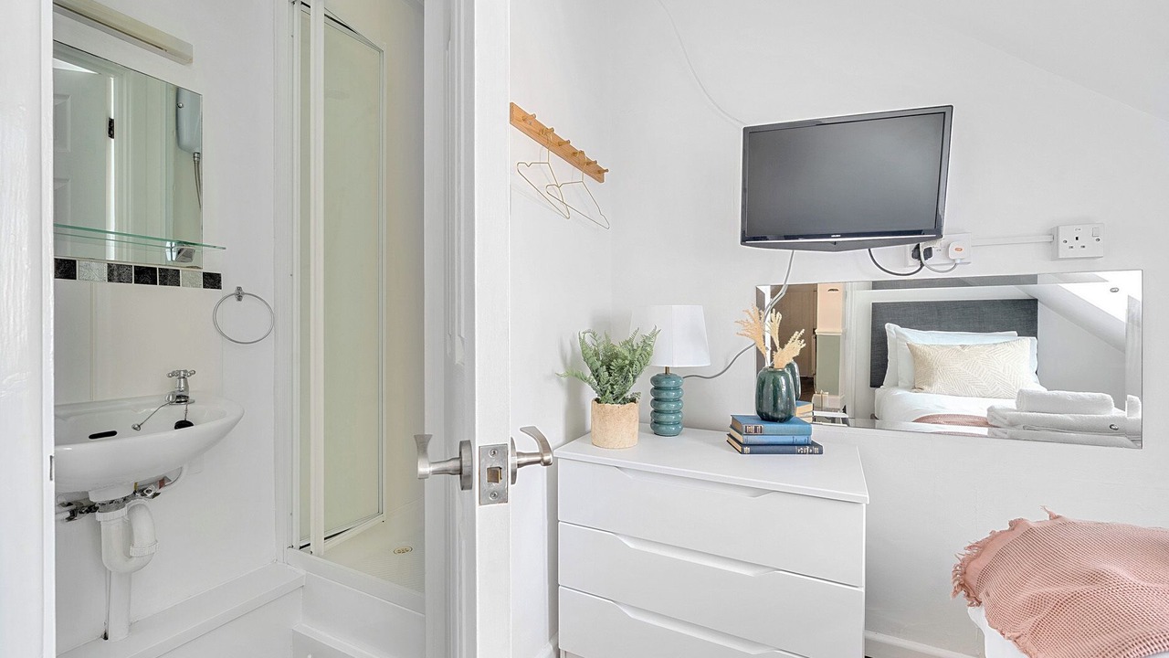 Photo of Bedroom in Newquay City Centre