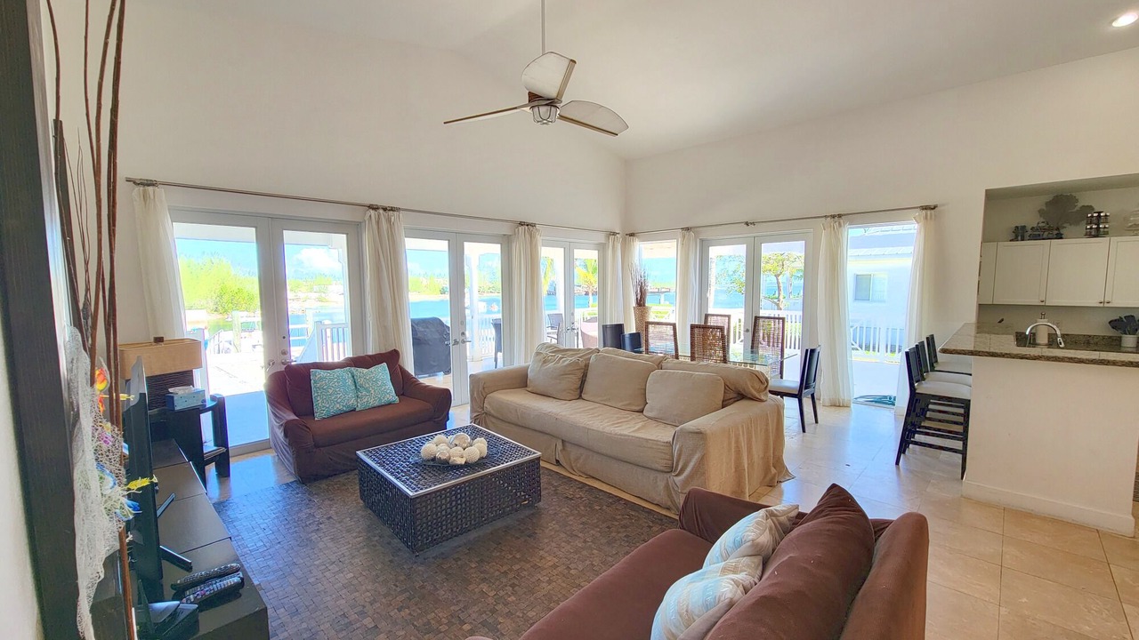 Photo of Livingroom in North Bimini