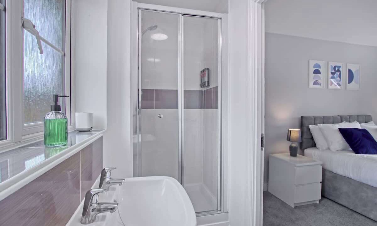Photo of Bathroom in Hartwell