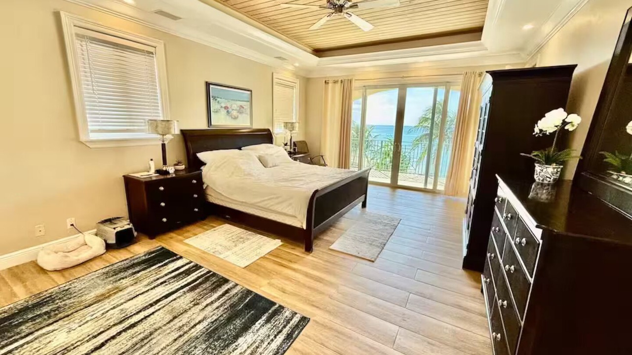 Photo of Bedroom in Bahamas Terrace
