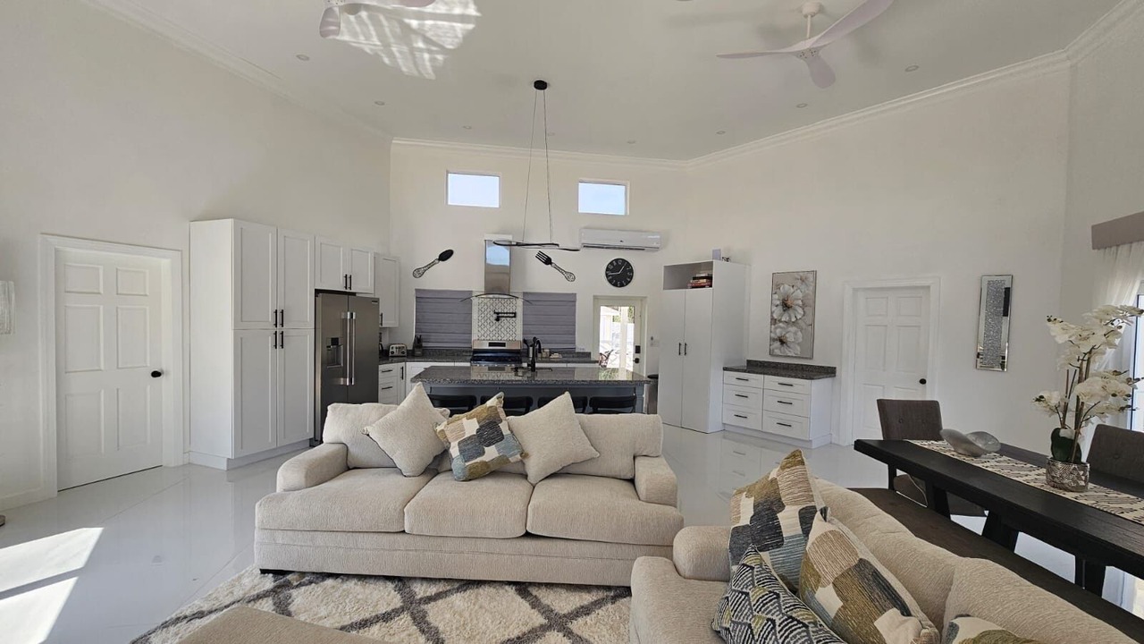 Photo of Livingroom in Rainbow Bay
