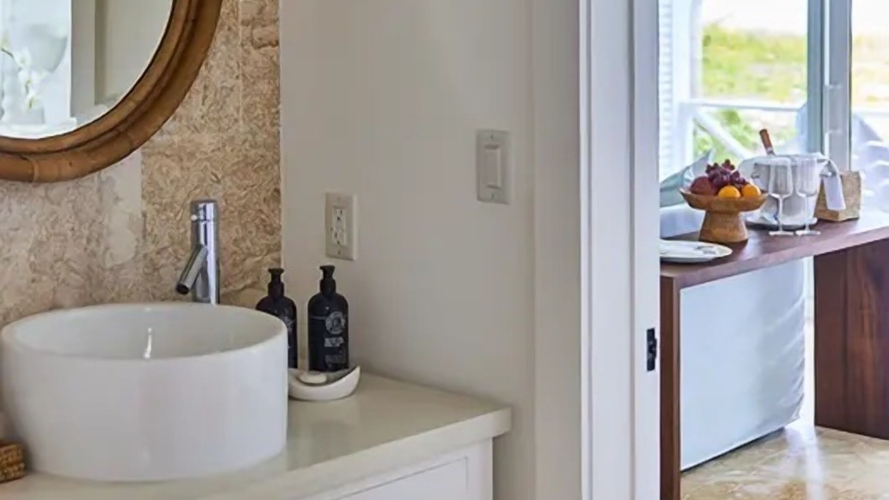 Photo of Bathroom in Governor's Harbour