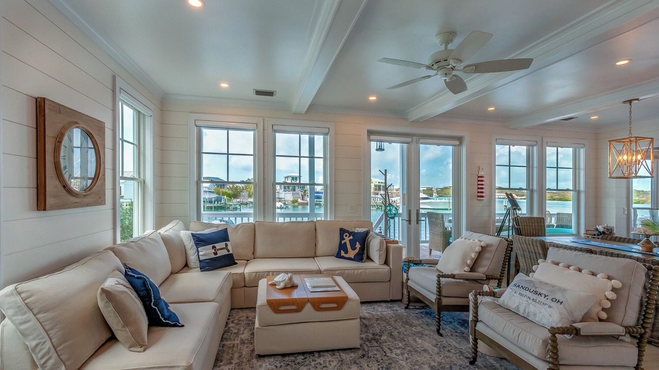 Photo of Livingroom in Hope Town