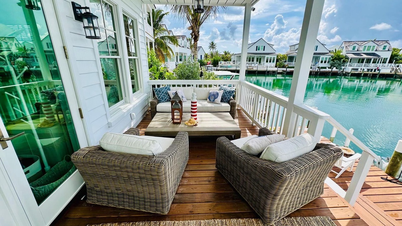 Photo of Patio Balcony in Hope Town