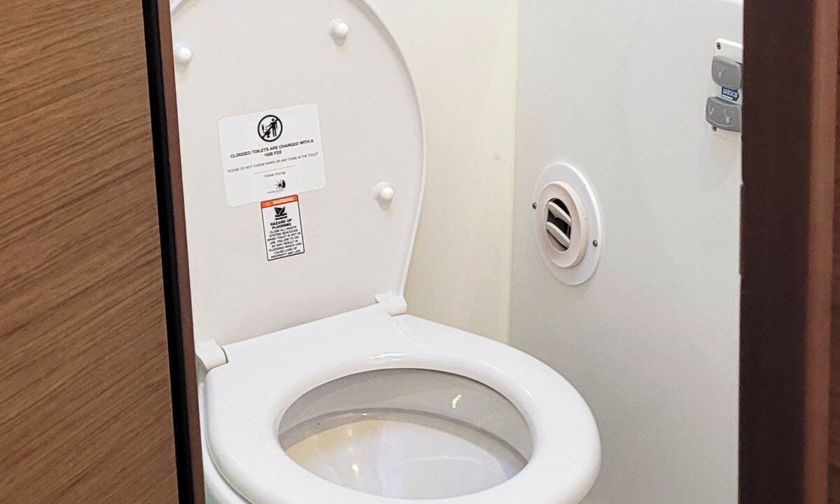 Photo of Bathroom in Lubbers Quarters Cay