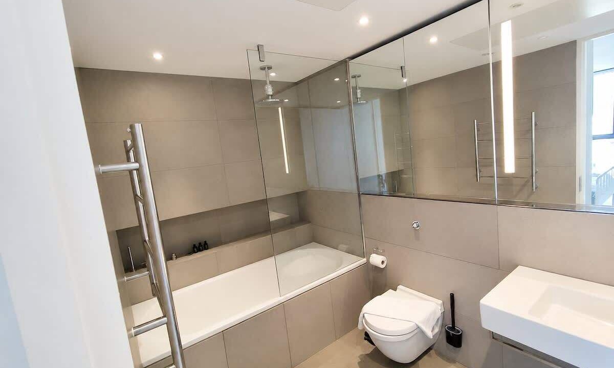 Photo of Bathroom in South Bank
