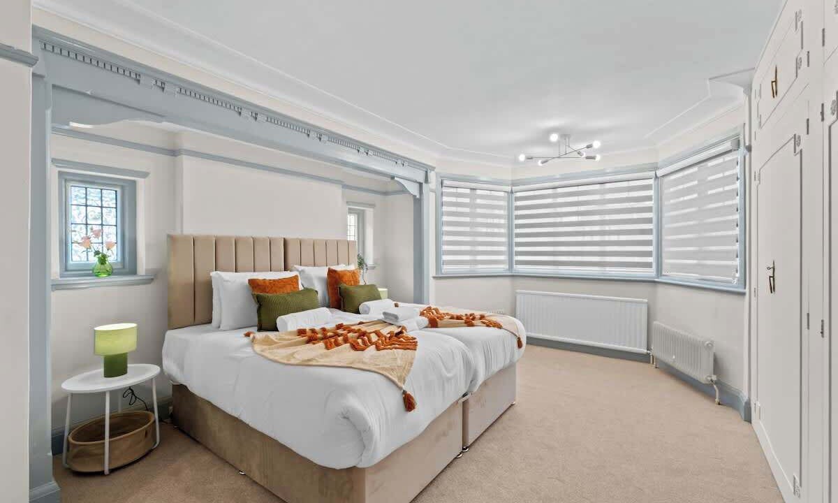 Photo of Bedroom in Brent Cross