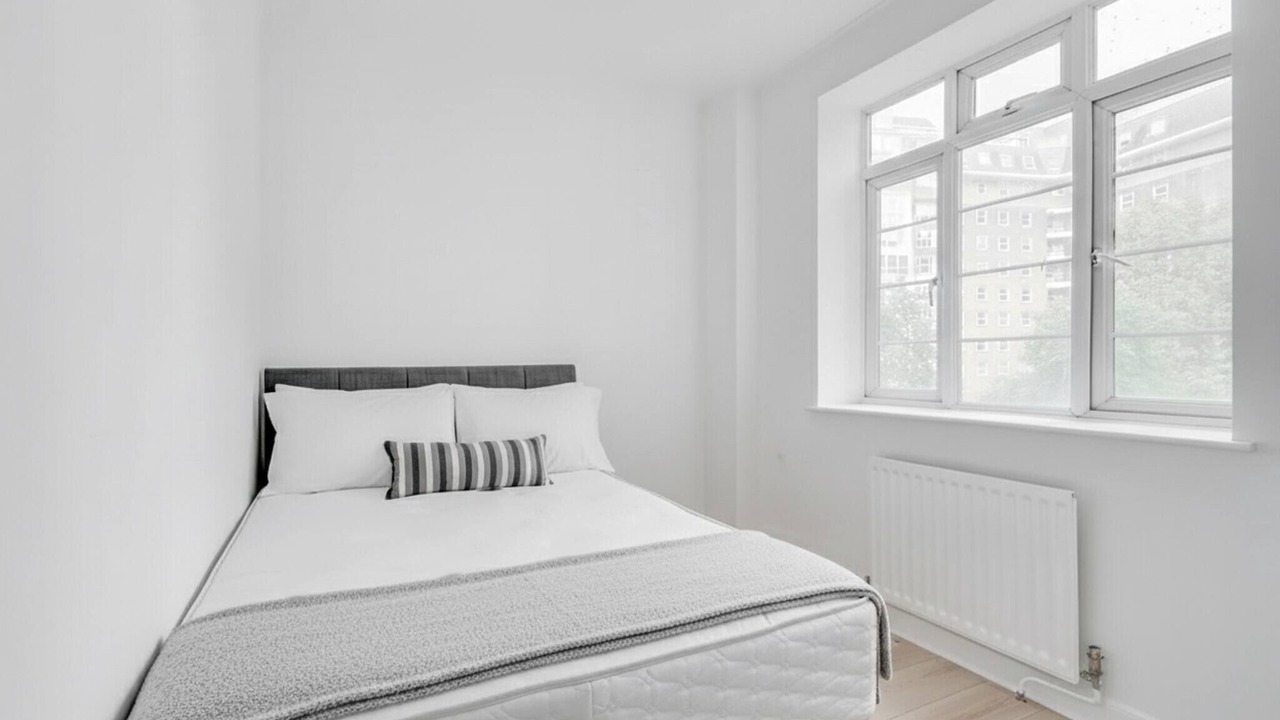Photo of Bedroom in Swiss Cottage
