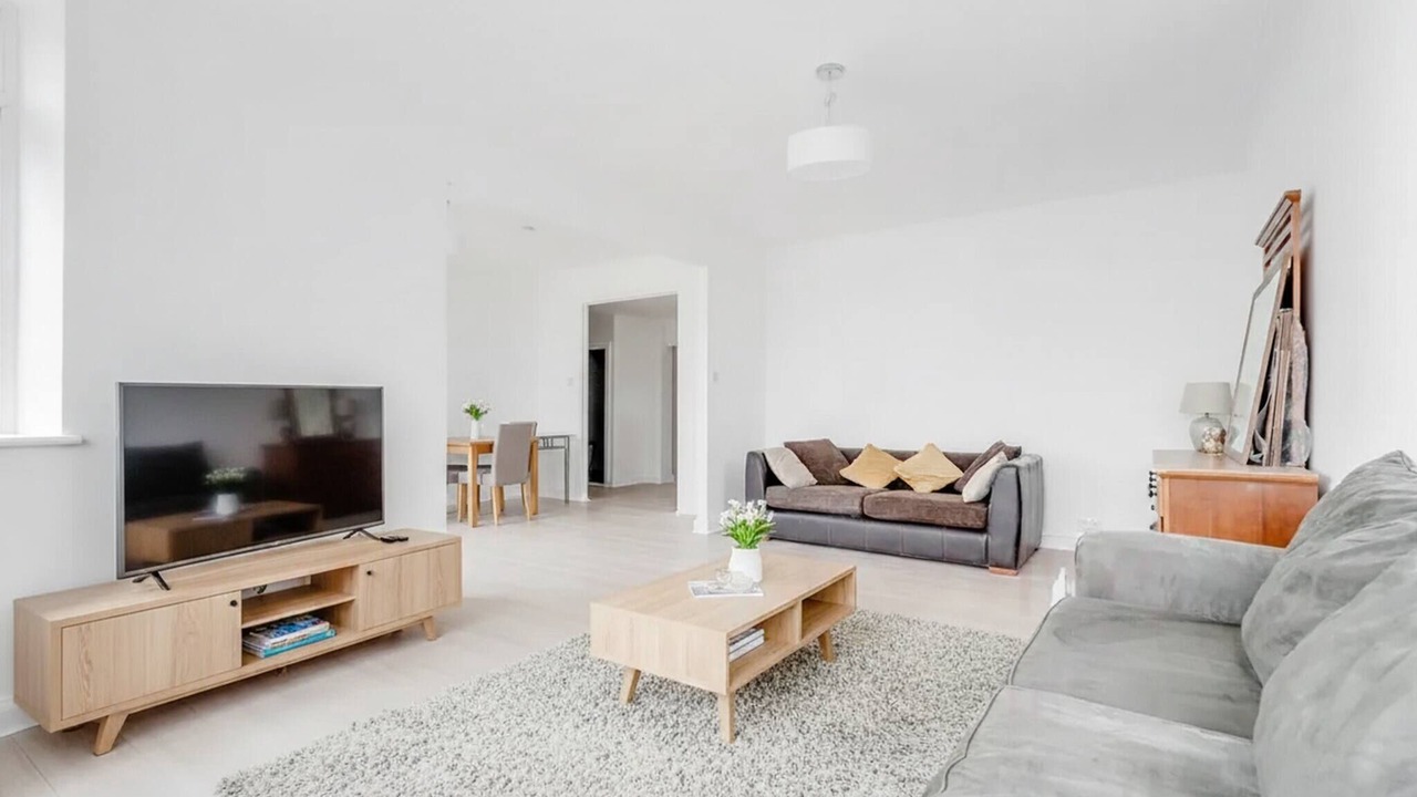 Photo of Livingroom in Swiss Cottage