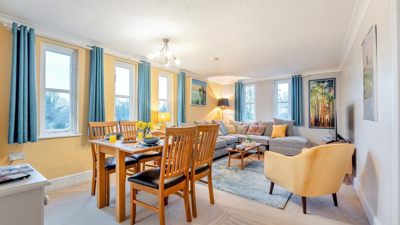 Photo of Livingroom in Ewhurst Green
