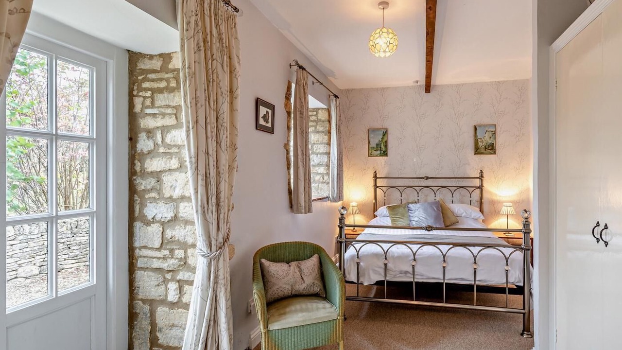 Photo of Bedroom in Rendcomb