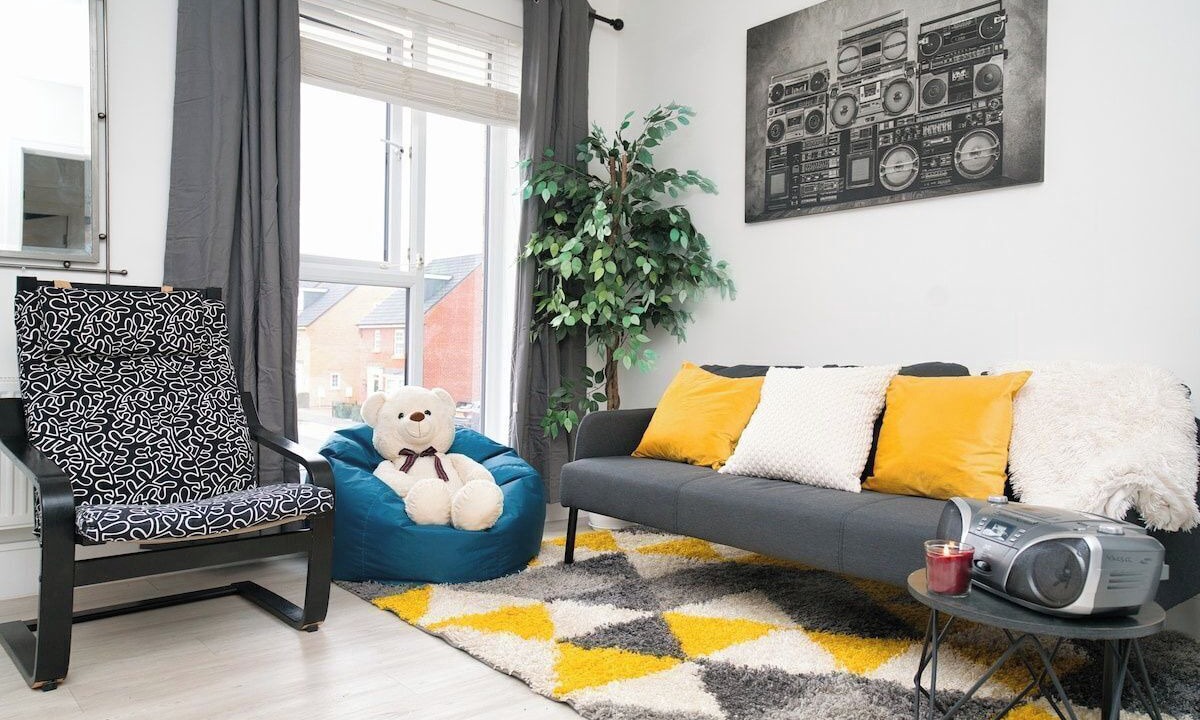 Photo of Livingroom in Newport Pagnell