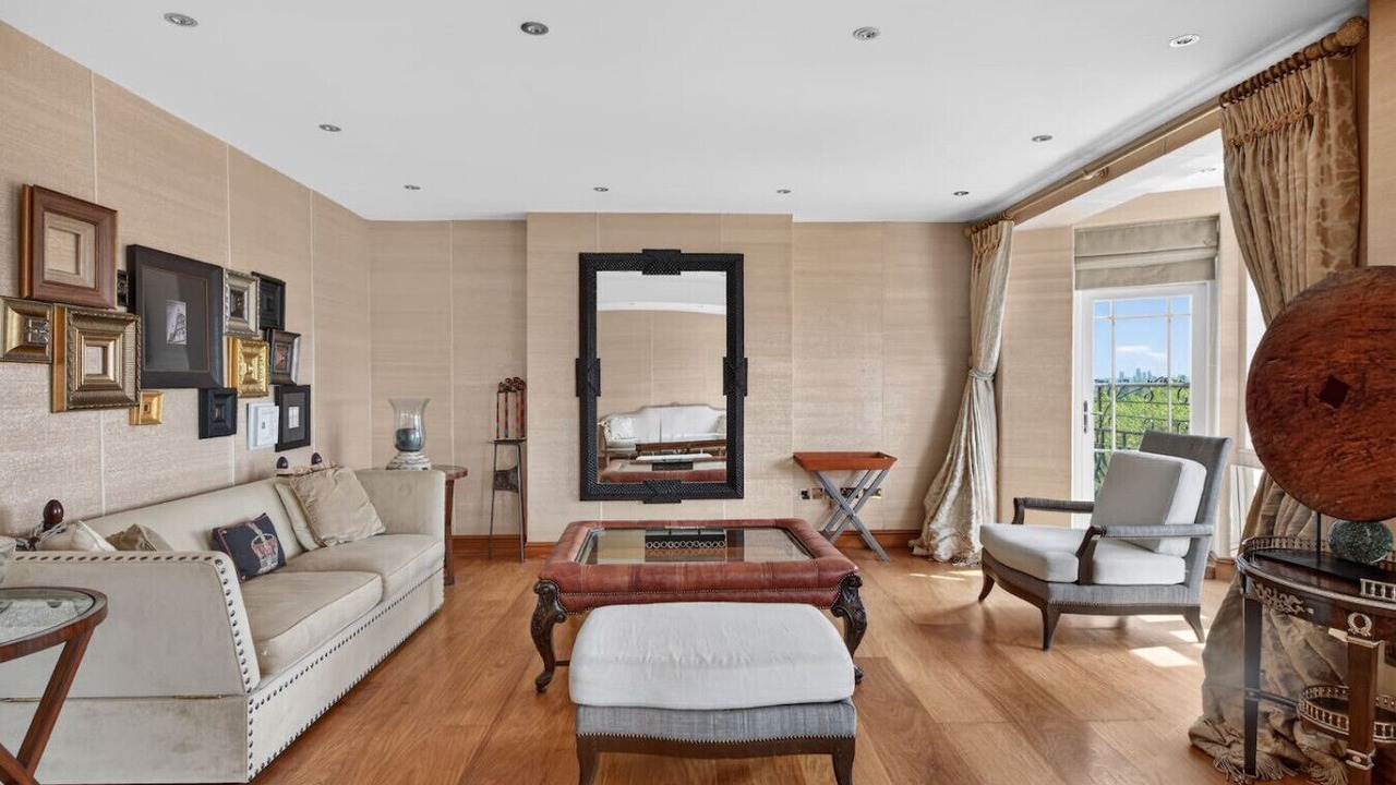 Photo of Livingroom in Frognal and Fitzjohns