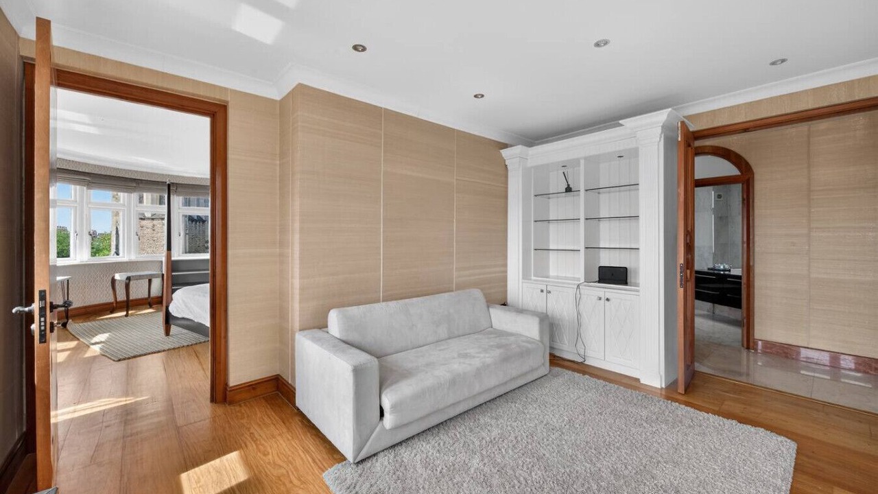 Photo of Livingroom in Frognal and Fitzjohns