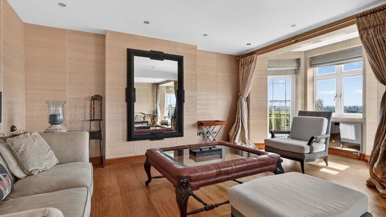 Photo of Livingroom in Frognal and Fitzjohns