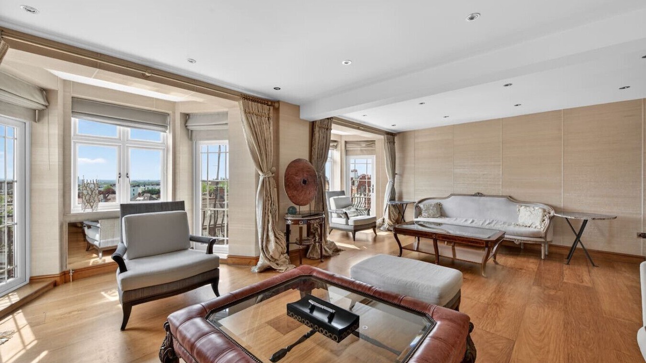 Photo of Livingroom in Frognal and Fitzjohns