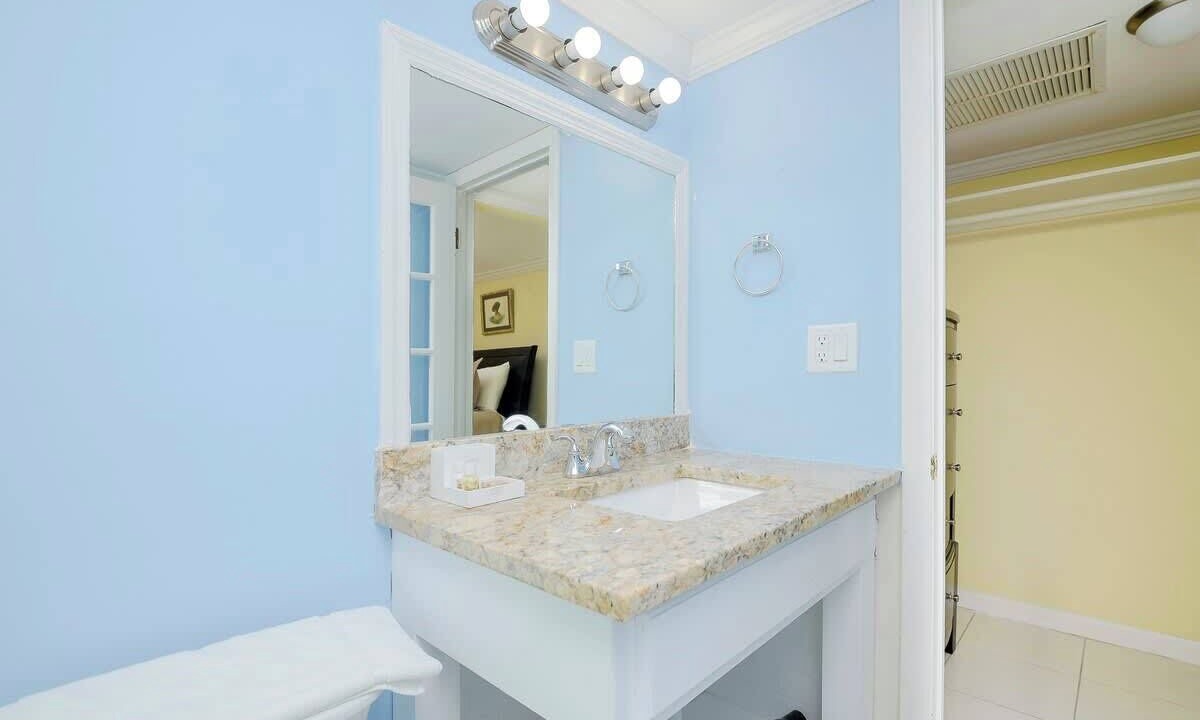 Photo of Bathroom in Paradise Island
