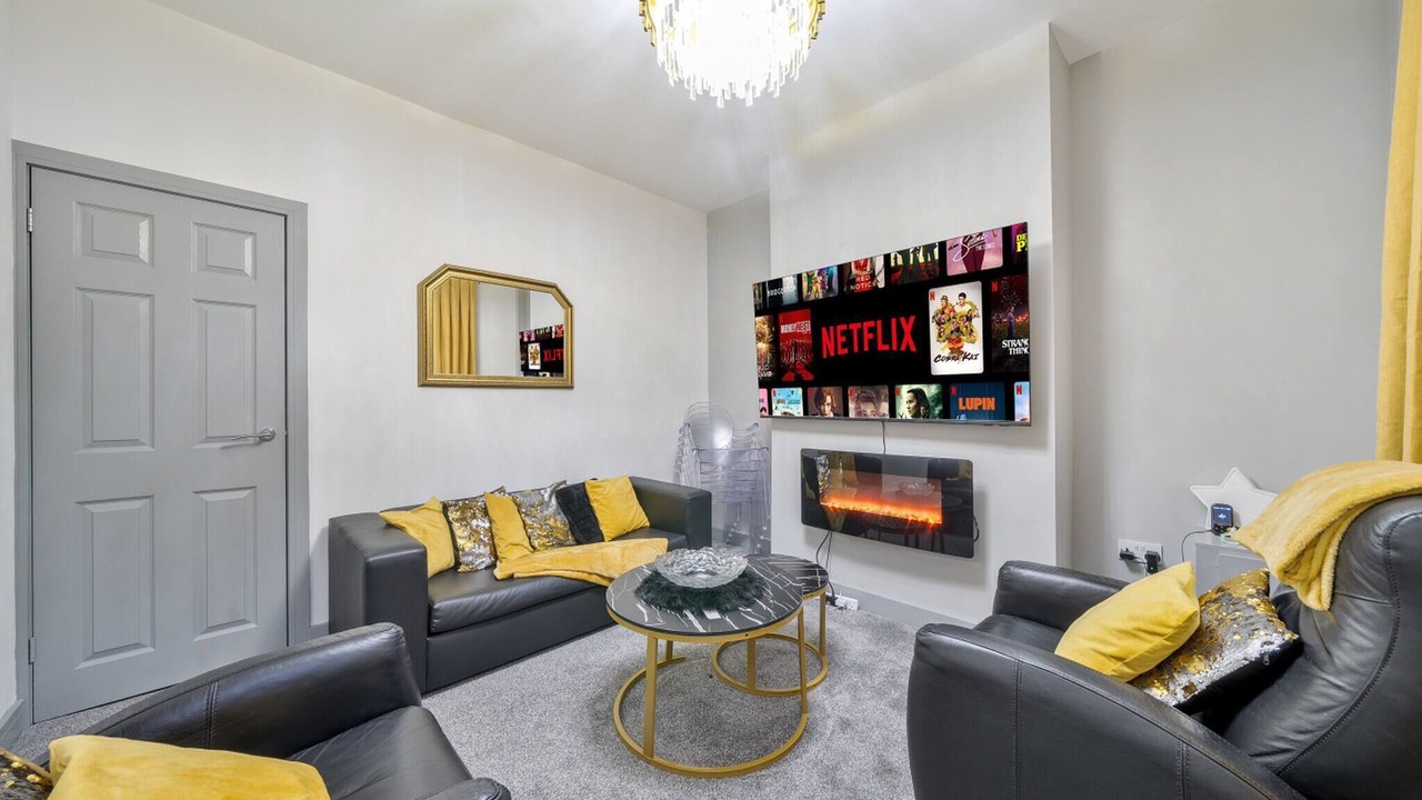 Photo of Livingroom in Stoke-on-Trent