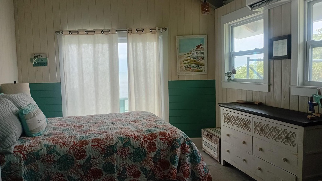 Photo of Bedroom in Lubbers Quarters Cay