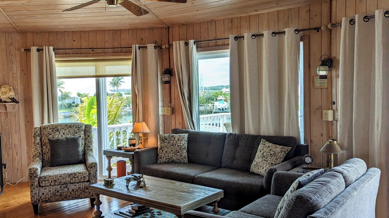 Photo of Livingroom in Lubbers Quarters Cay