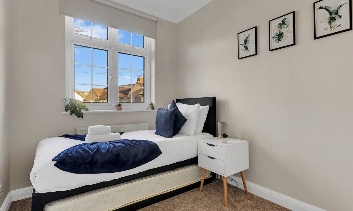 Photo of Bedroom in Island Gardens