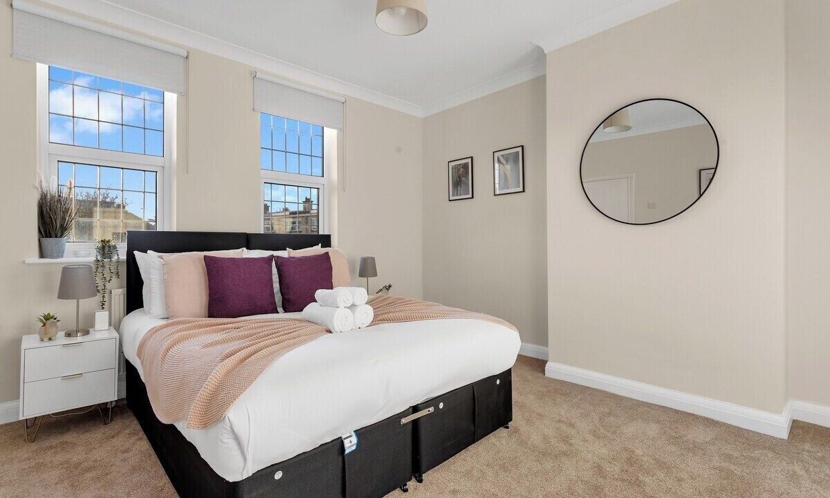 Photo of Bedroom in Island Gardens