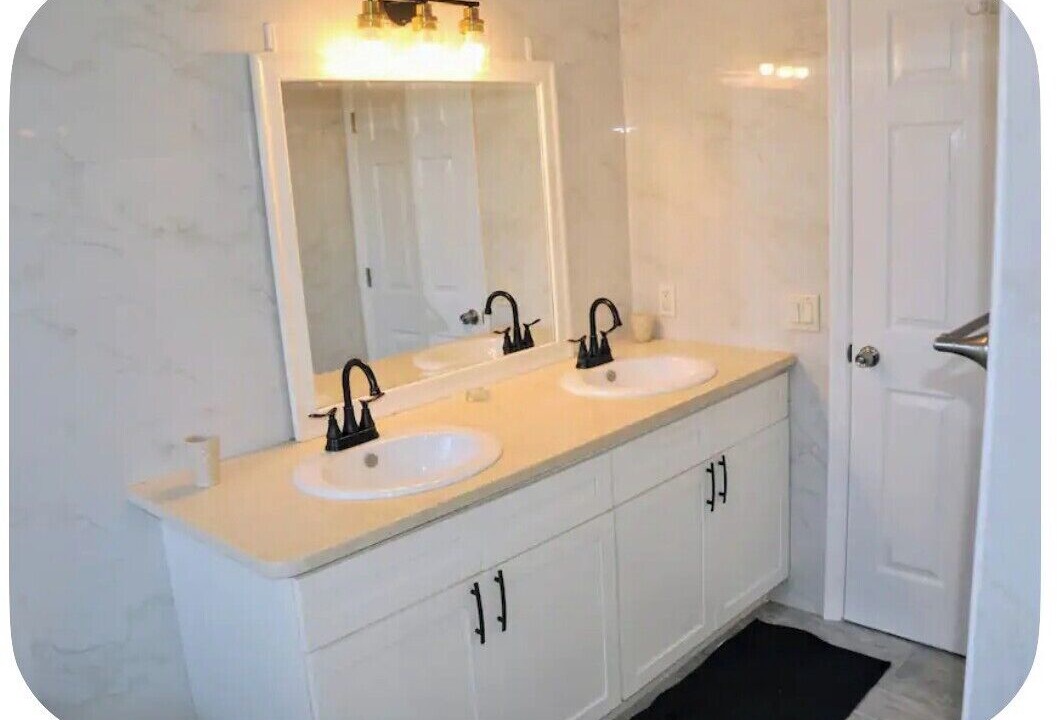 Photo of Bathroom in Greening Glade