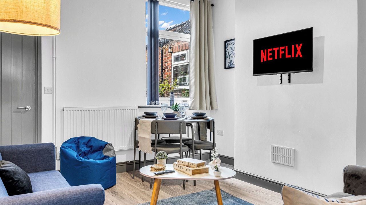 Photo of Livingroom in Stoke-on-Trent