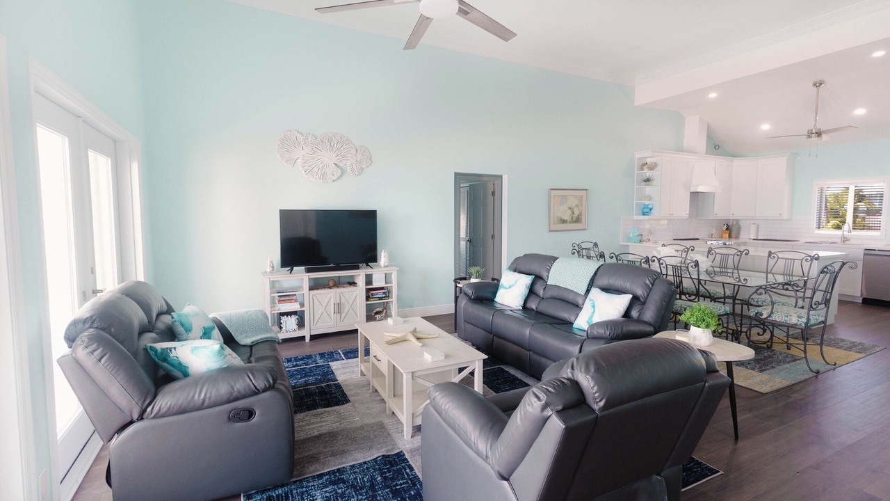 Photo of Livingroom in Treasure Cay