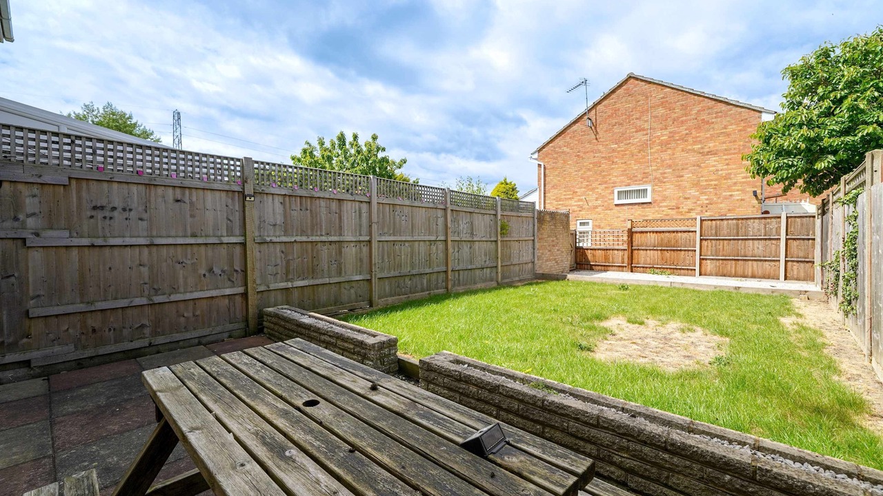 Photo of Patio Balcony in Aylesbury