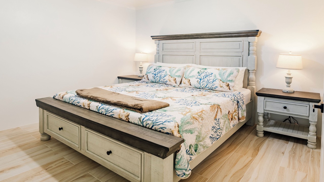 Photo of Bedroom in Spanish Wells