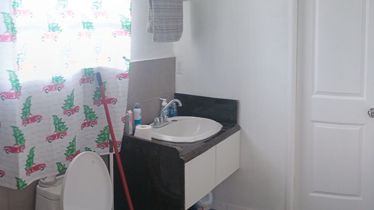 Photo of Bathroom in Bahamia West