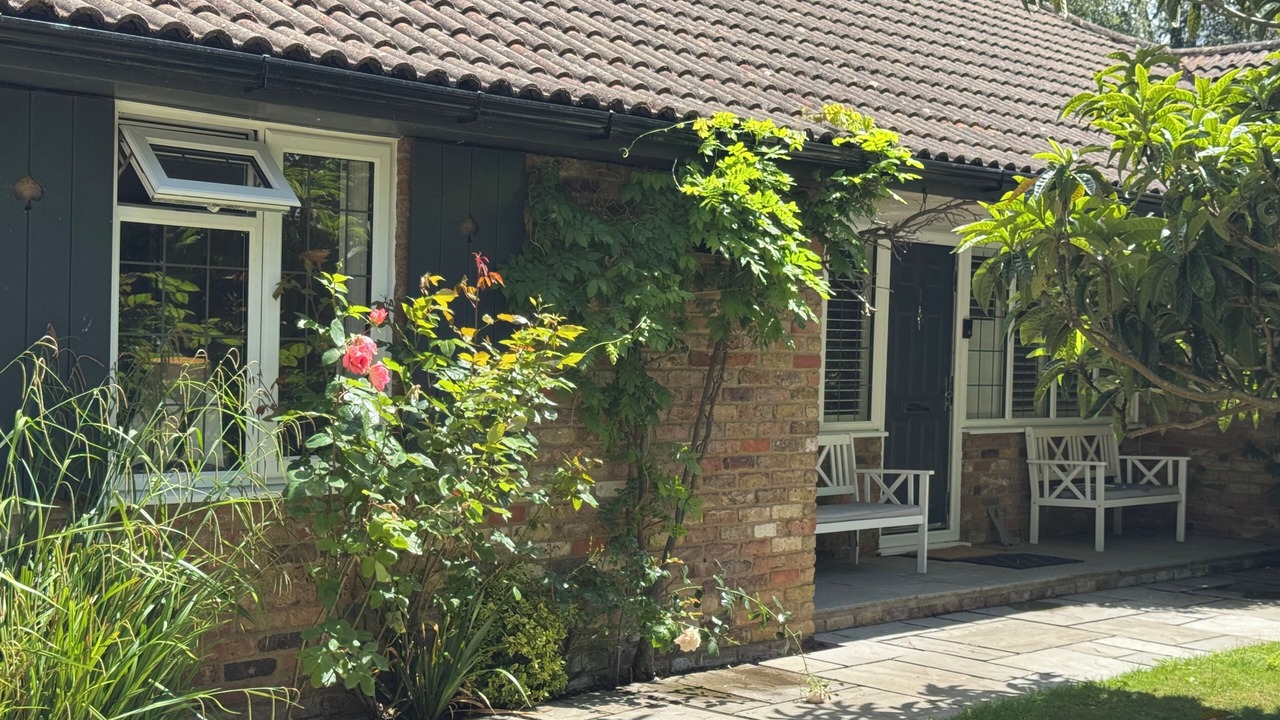 Photo of Patio Balcony in Wooburn Moor