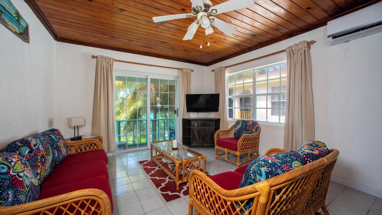 Photo of Livingroom in North Palmetto Point