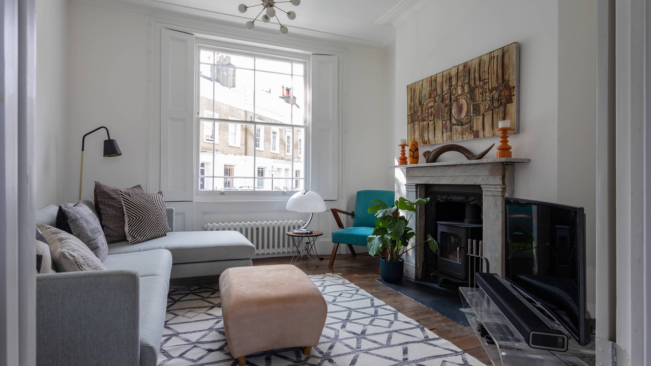 Photo of Livingroom in Newington