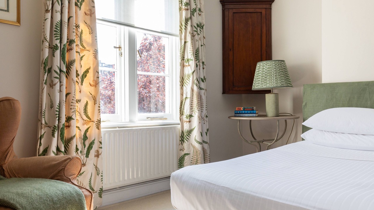 Photo of Bedroom in Lancaster Gate