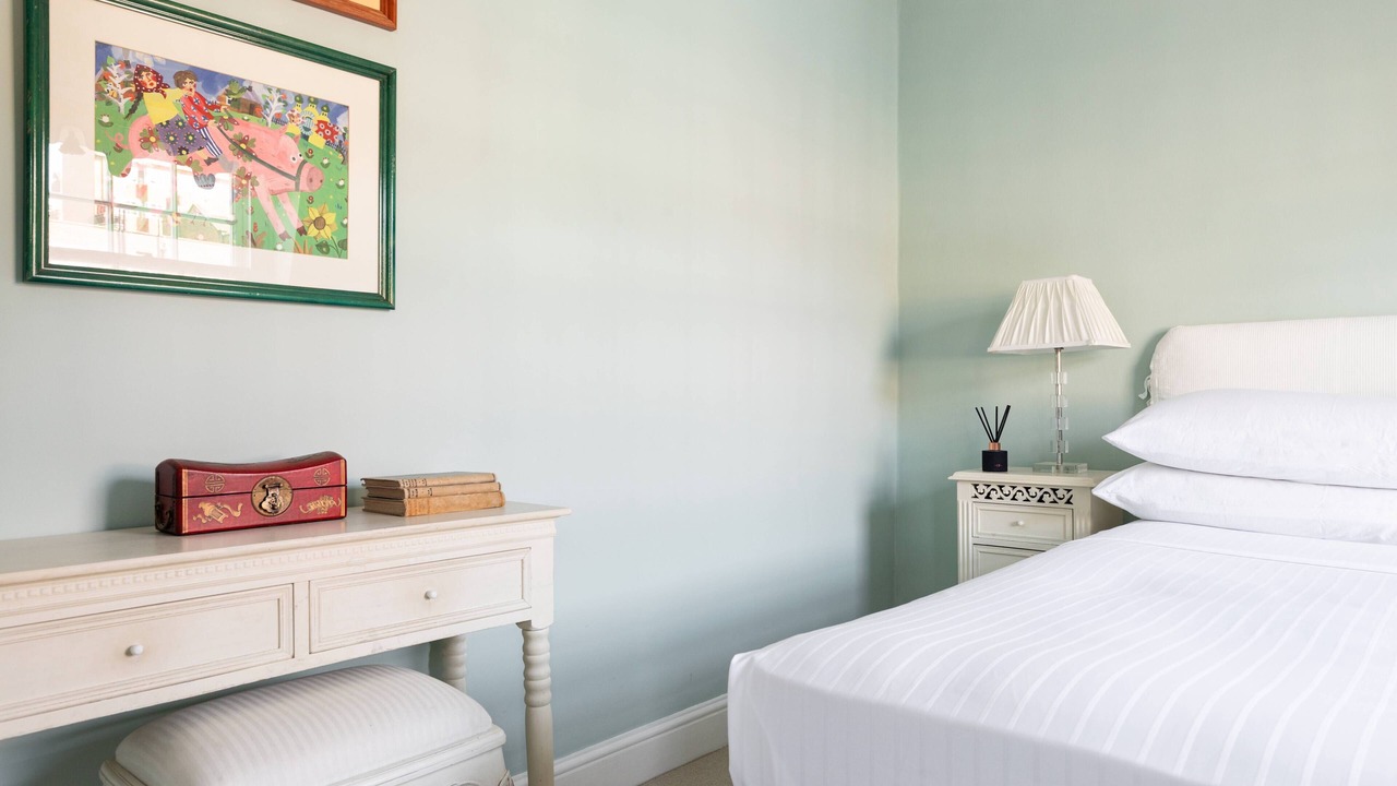 Photo of Bedroom in Lancaster Gate