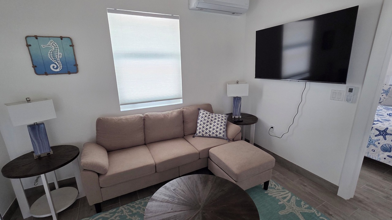 Photo of Livingroom in Spanish Wells
