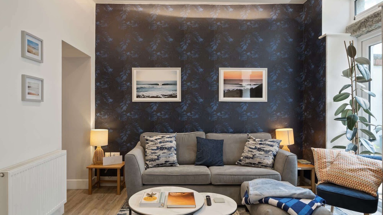 Photo of Livingroom in Newquay City Centre