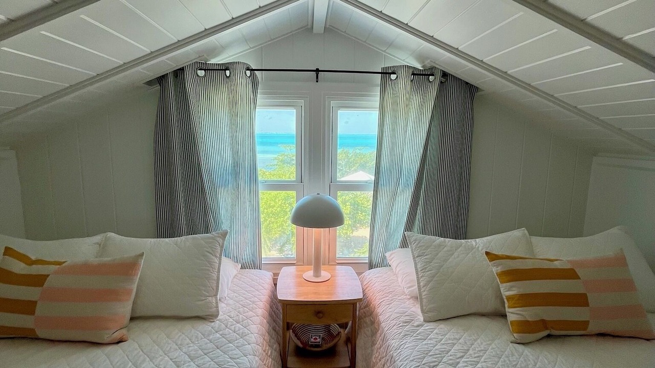 Photo of Bedroom in Man O War Cay