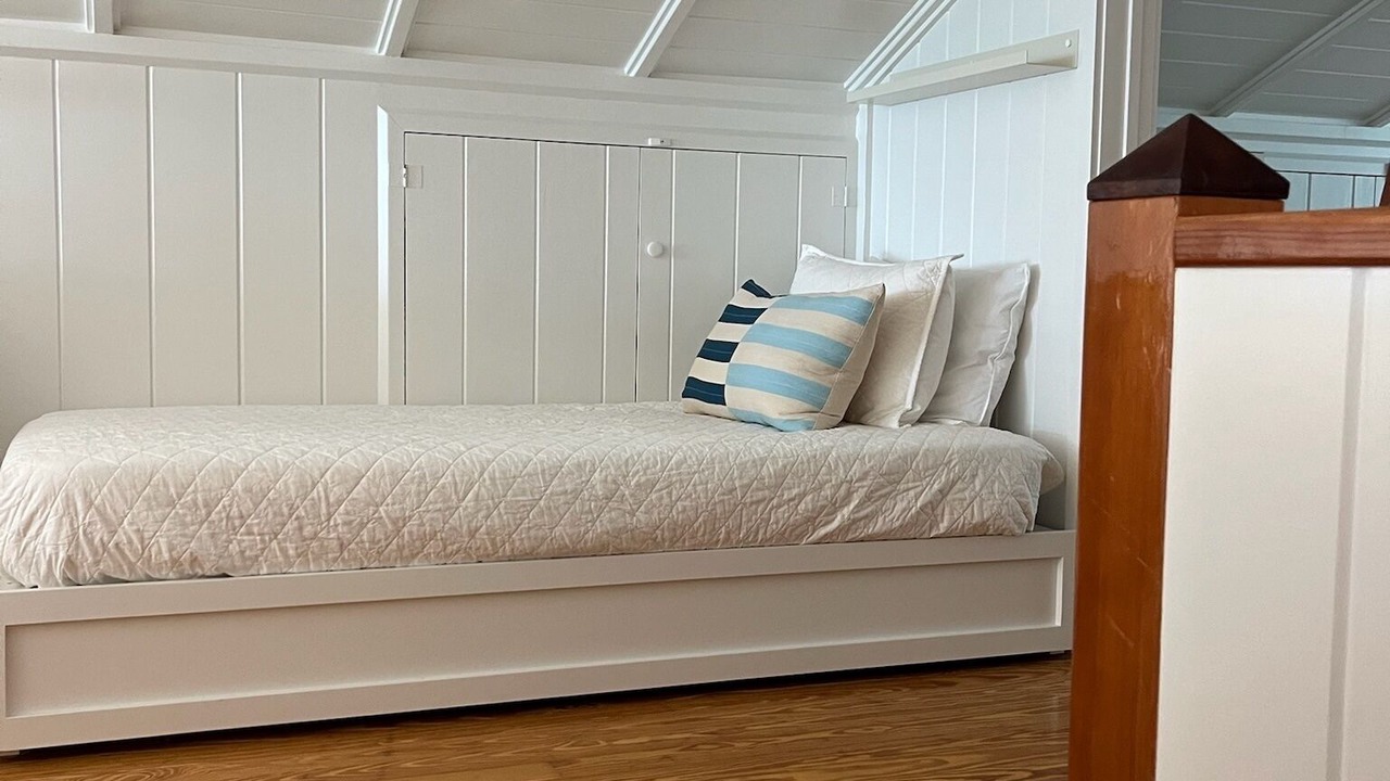 Photo of Bedroom in Man O War Cay