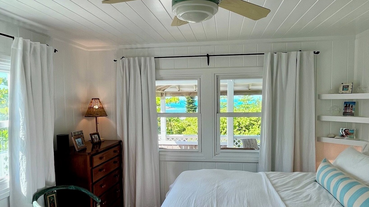 Photo of Bedroom in Man O War Cay