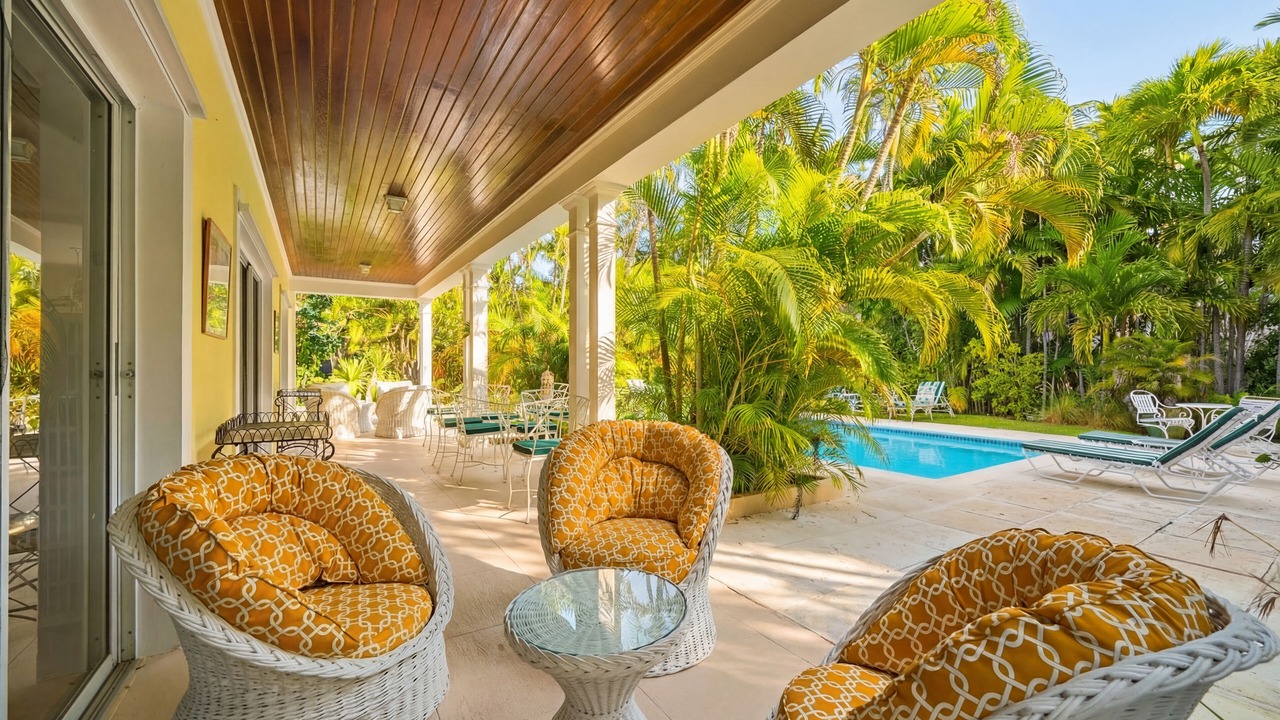Photo of Patio Balcony in Lyford Cay