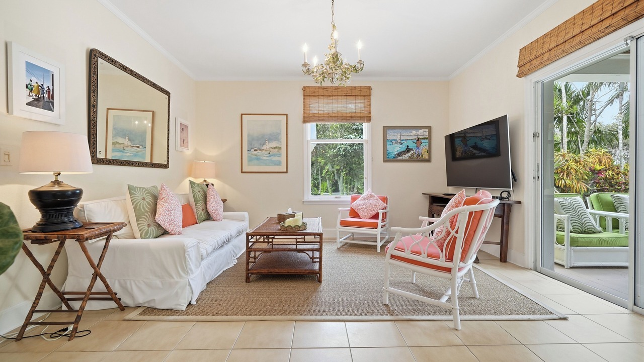 Photo of Livingroom in Lyford Cay