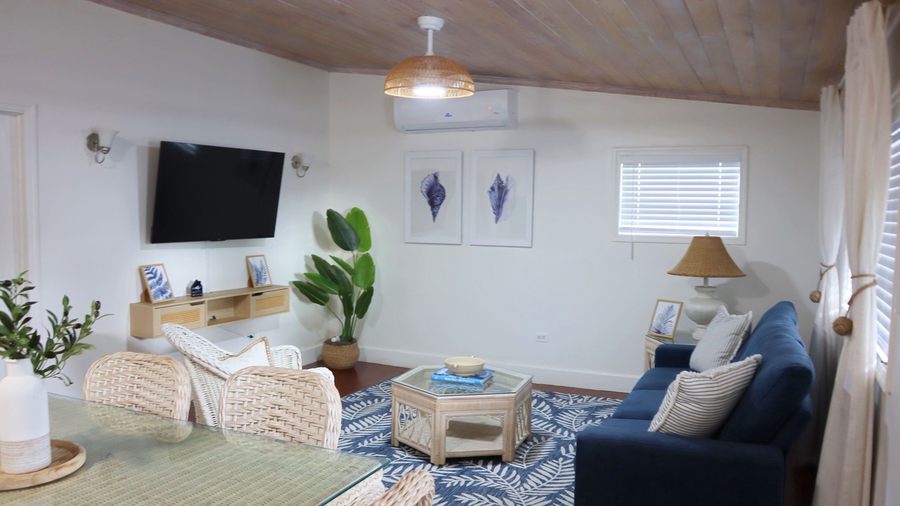 Photo of Livingroom in Dunmore Town
