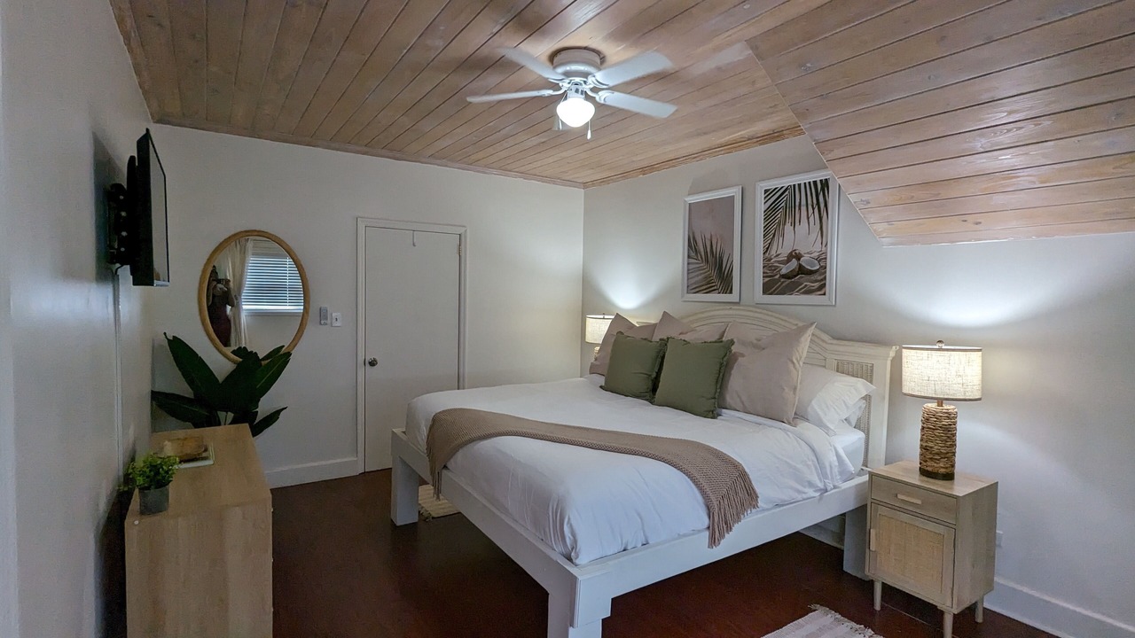 Photo of Bedroom in Dunmore Town