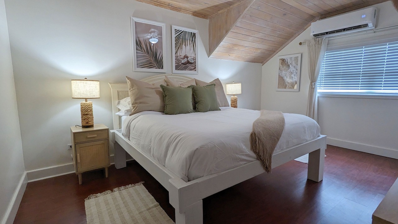 Photo of Bedroom in Dunmore Town