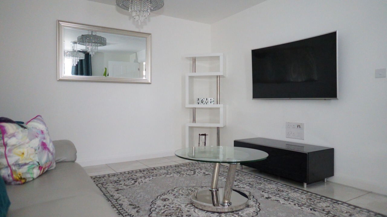 Photo of Livingroom in Newport Pagnell